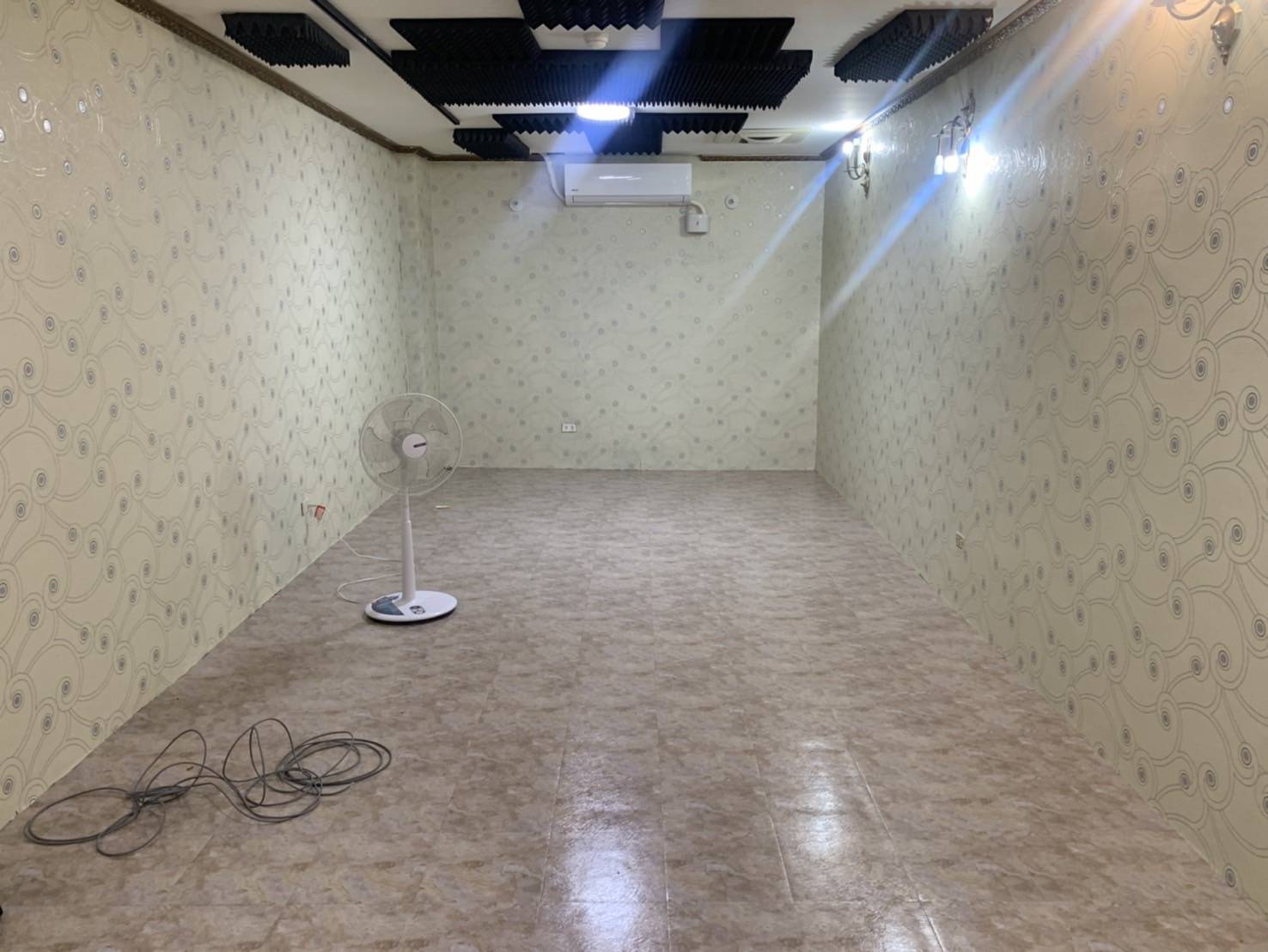 中壢中原大學旁小資店面 1F+B1