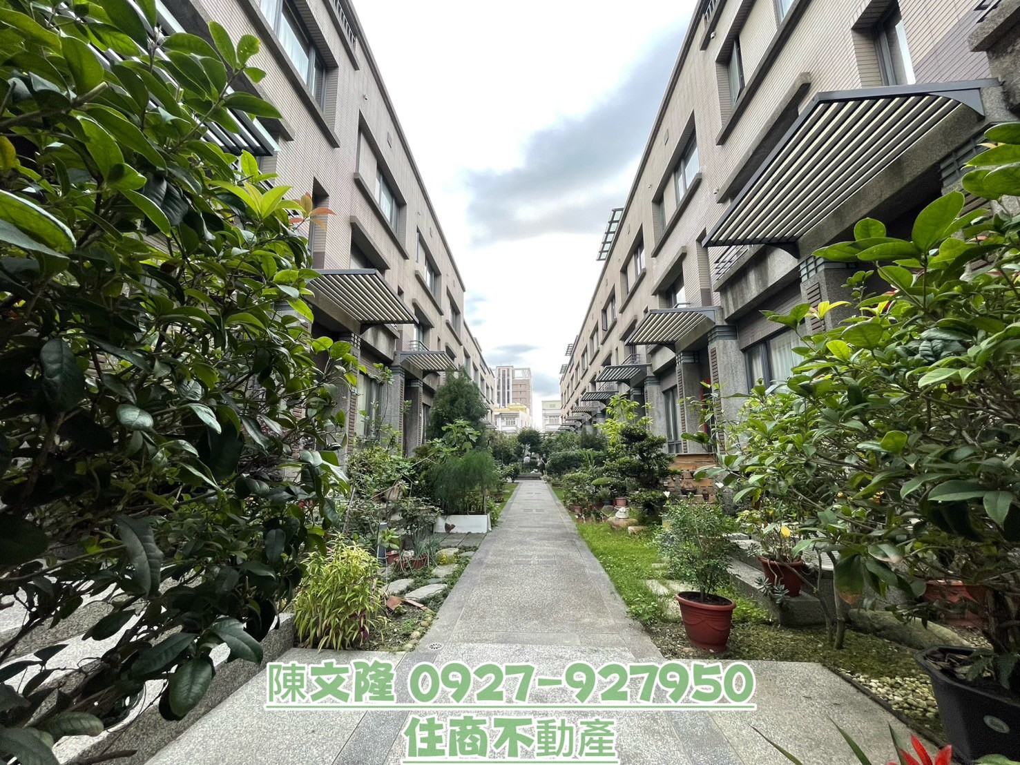 專售彰北靜崗蓮園社區美墅