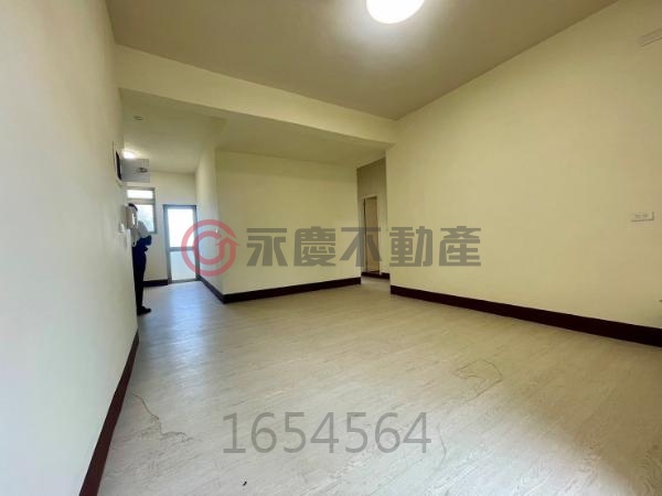 台中大肚向上路旁翻修美公寓【KK在地通】