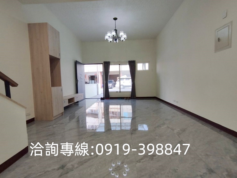 北屯-國泰晴園邊間雙車別墅 全新整理