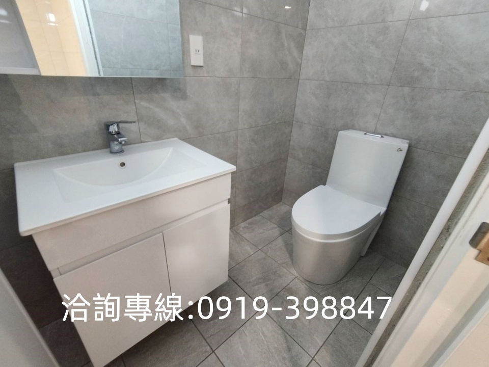北屯-國泰晴園邊間雙車別墅 全新整理