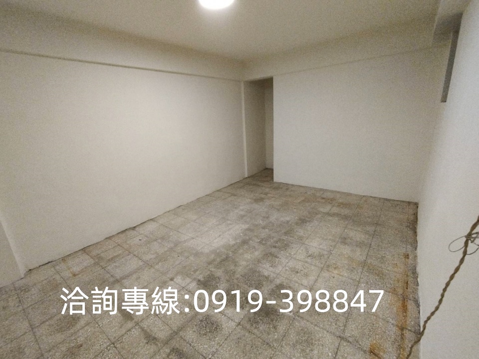 北屯-國泰晴園邊間雙車別墅 全新整理