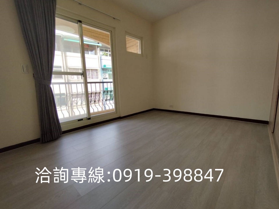 北屯-國泰晴園邊間雙車別墅 全新整理