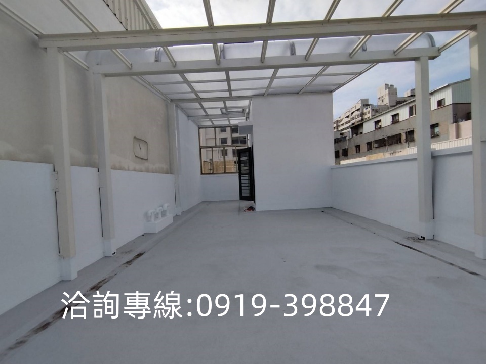 北屯-國泰晴園邊間雙車別墅 全新整理