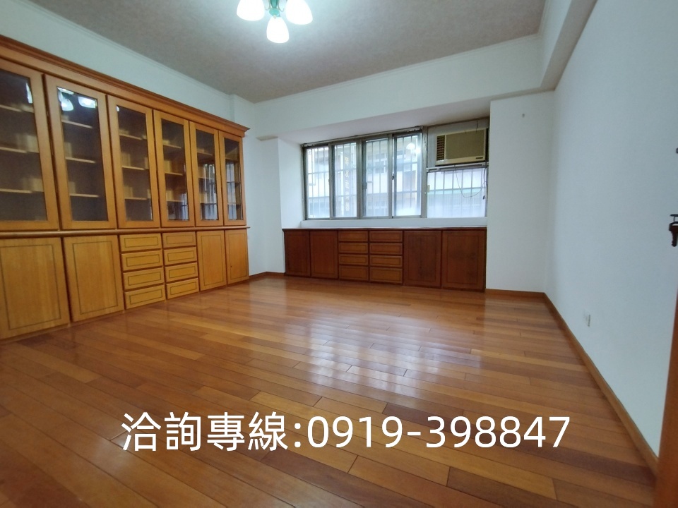 🎀北屯-興安昌平商圈店面 1~3樓+車位 自住開店兩相宜