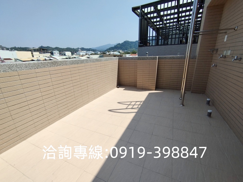 🎀太平-坪林森林公園全新別墅 1樓雙車庫 間間套房