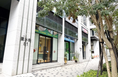 副都心潤泰三角窗金店
