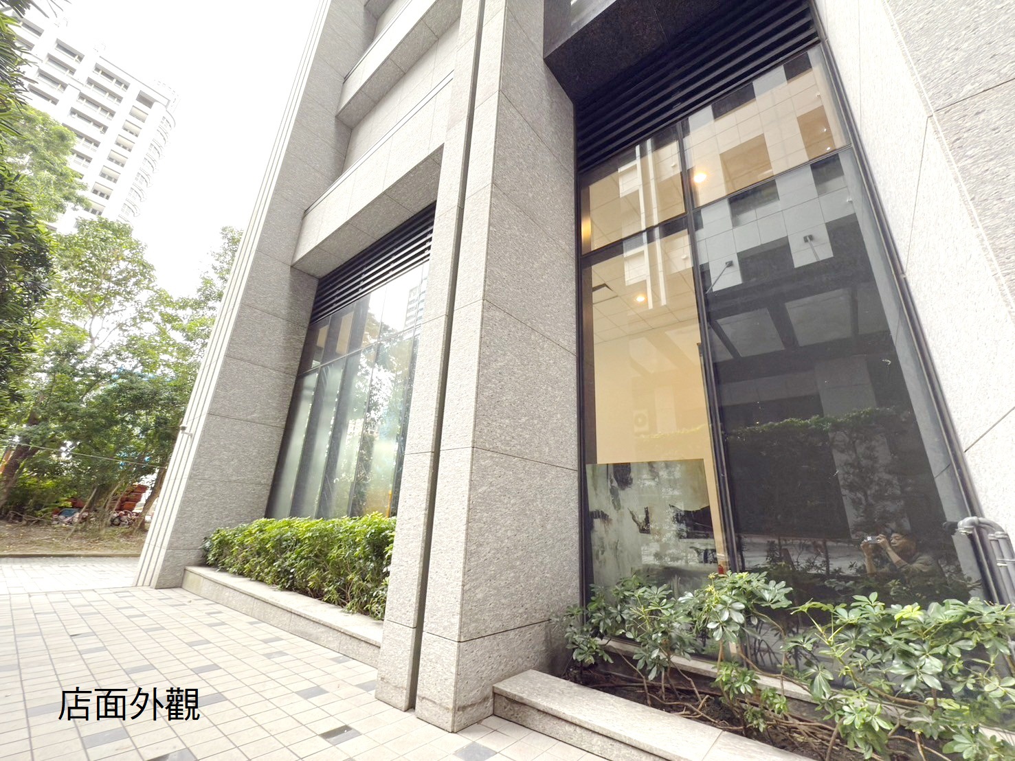 副都心潤泰三角窗金店