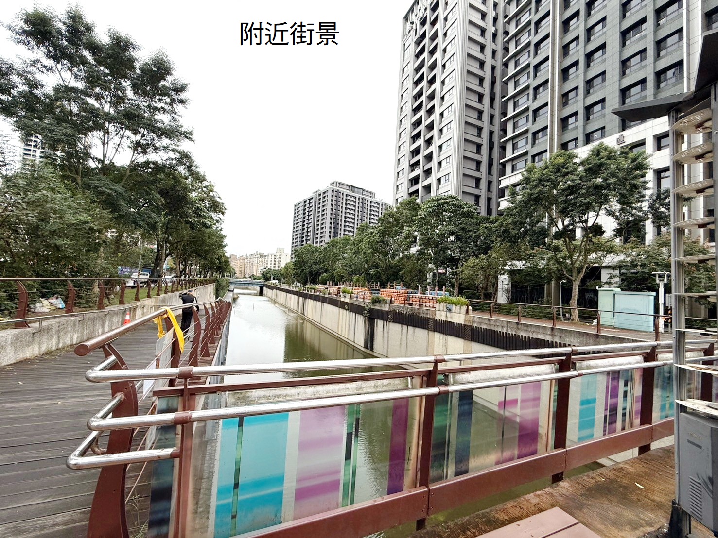 副都心潤泰三角窗金店