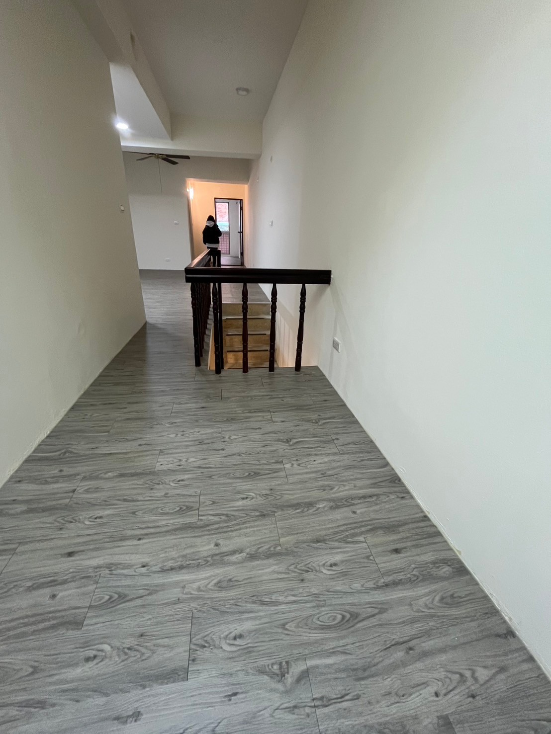 臨8米路店鋪,附近住宅區,人口密集,開店的好所在,樓上可住家,投資自住兩相宜