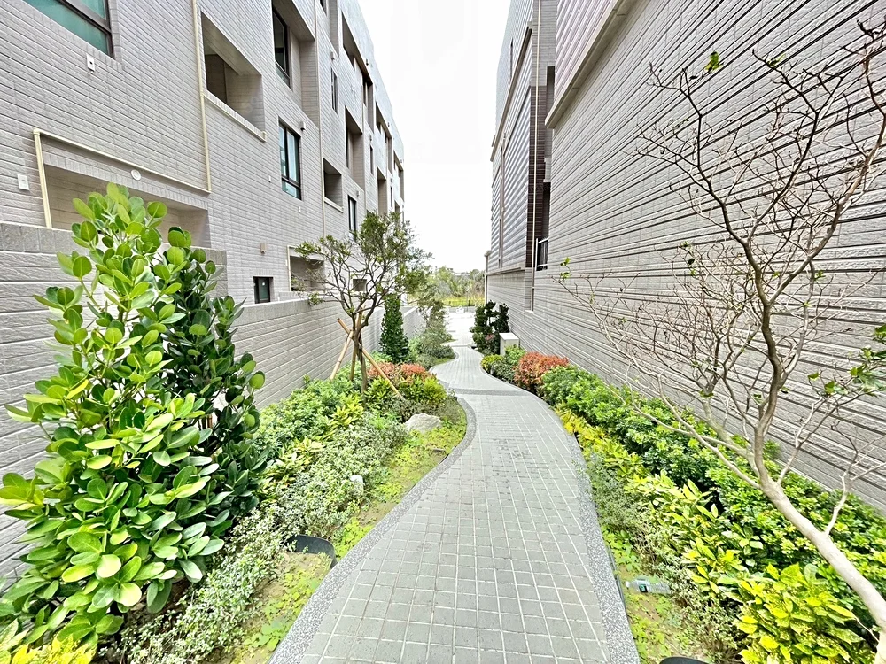 台中龍井｜富宇大地｜全新四樓透天