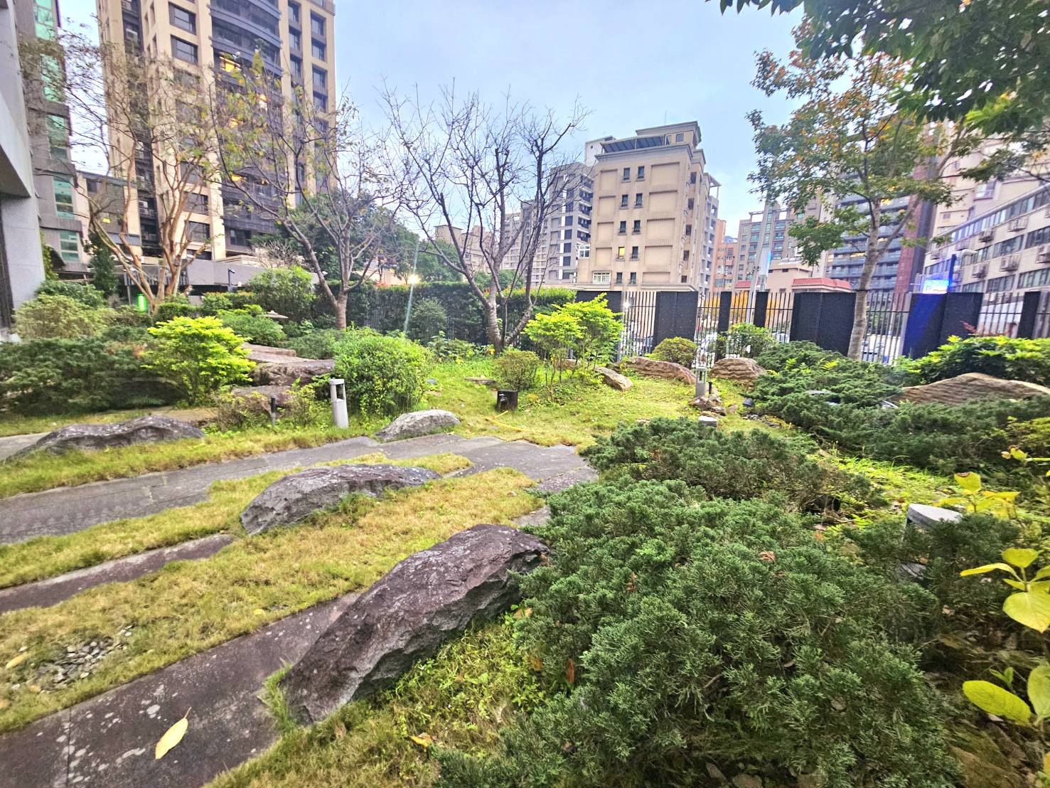 🎯文化苑🎯50多坪大露台🎯樹景霸氣裝潢美大宅💯3車位