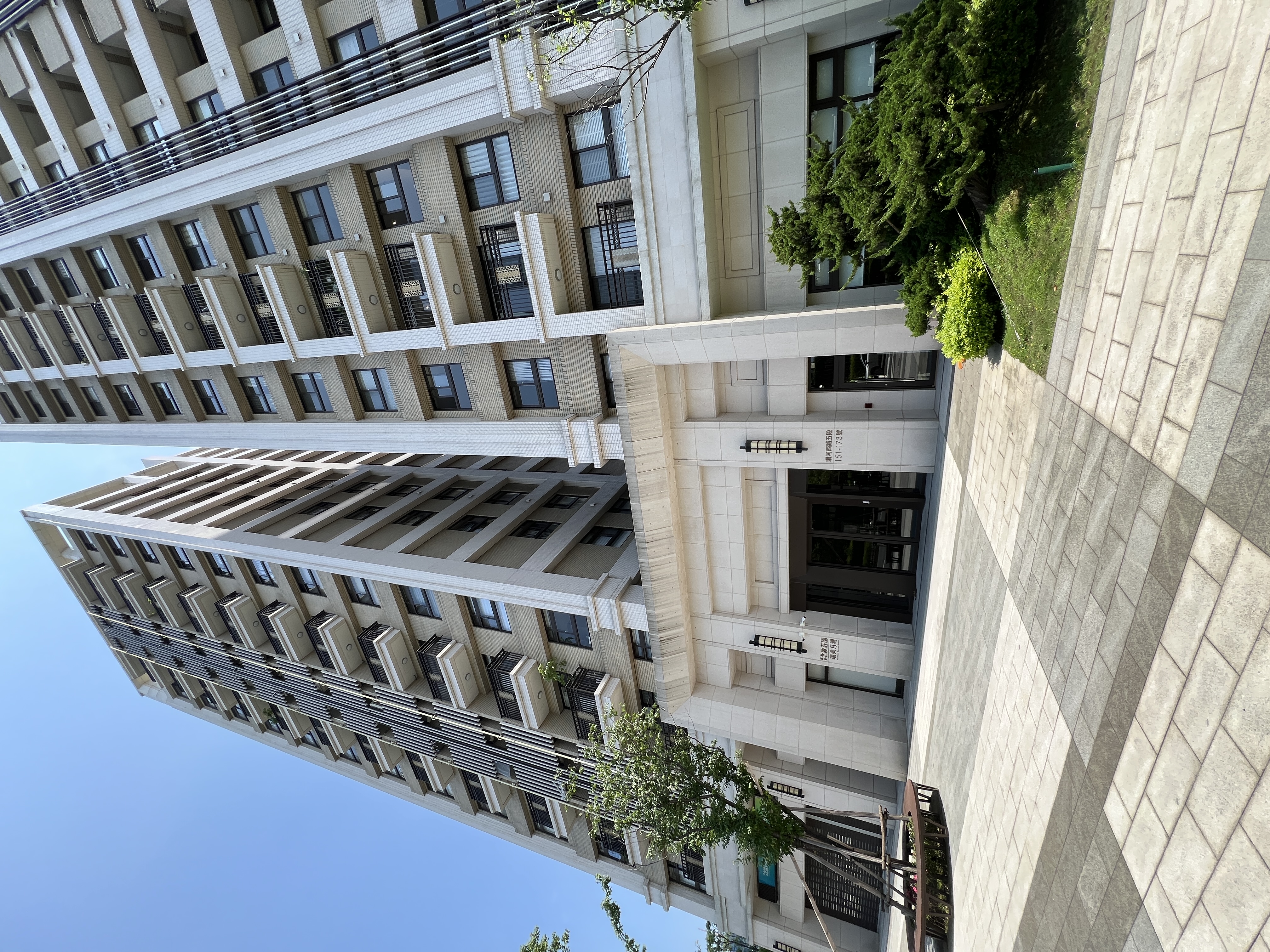 瑞典月灣邊間次頂樓兩房+平車｜方正明廳明房麗寶建設｜獨家專售