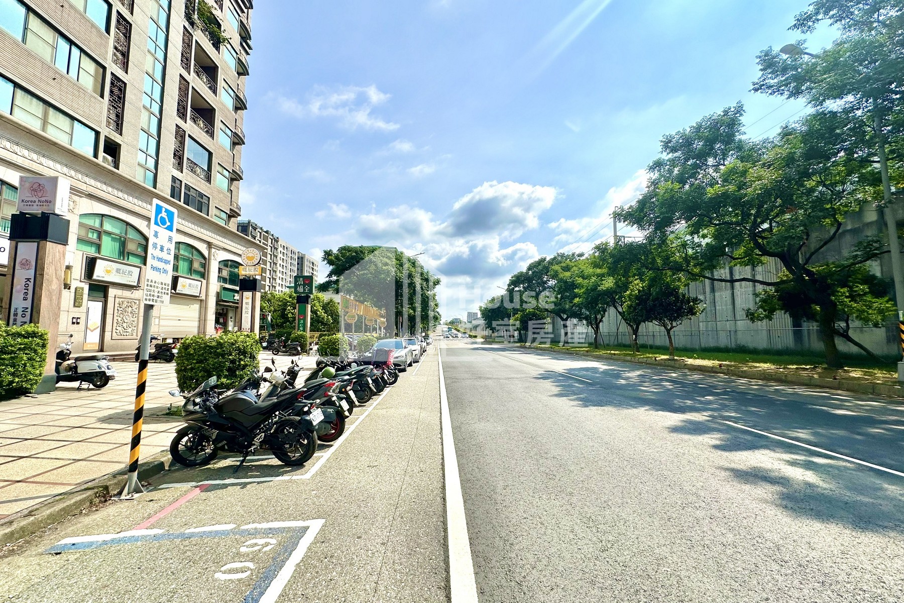青埔城市勳章1-2樓店面