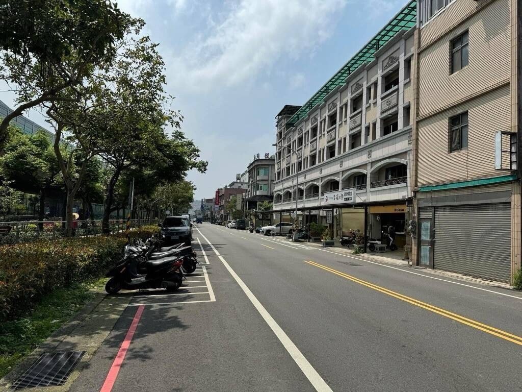 龍潭市中心電梯別墅店面