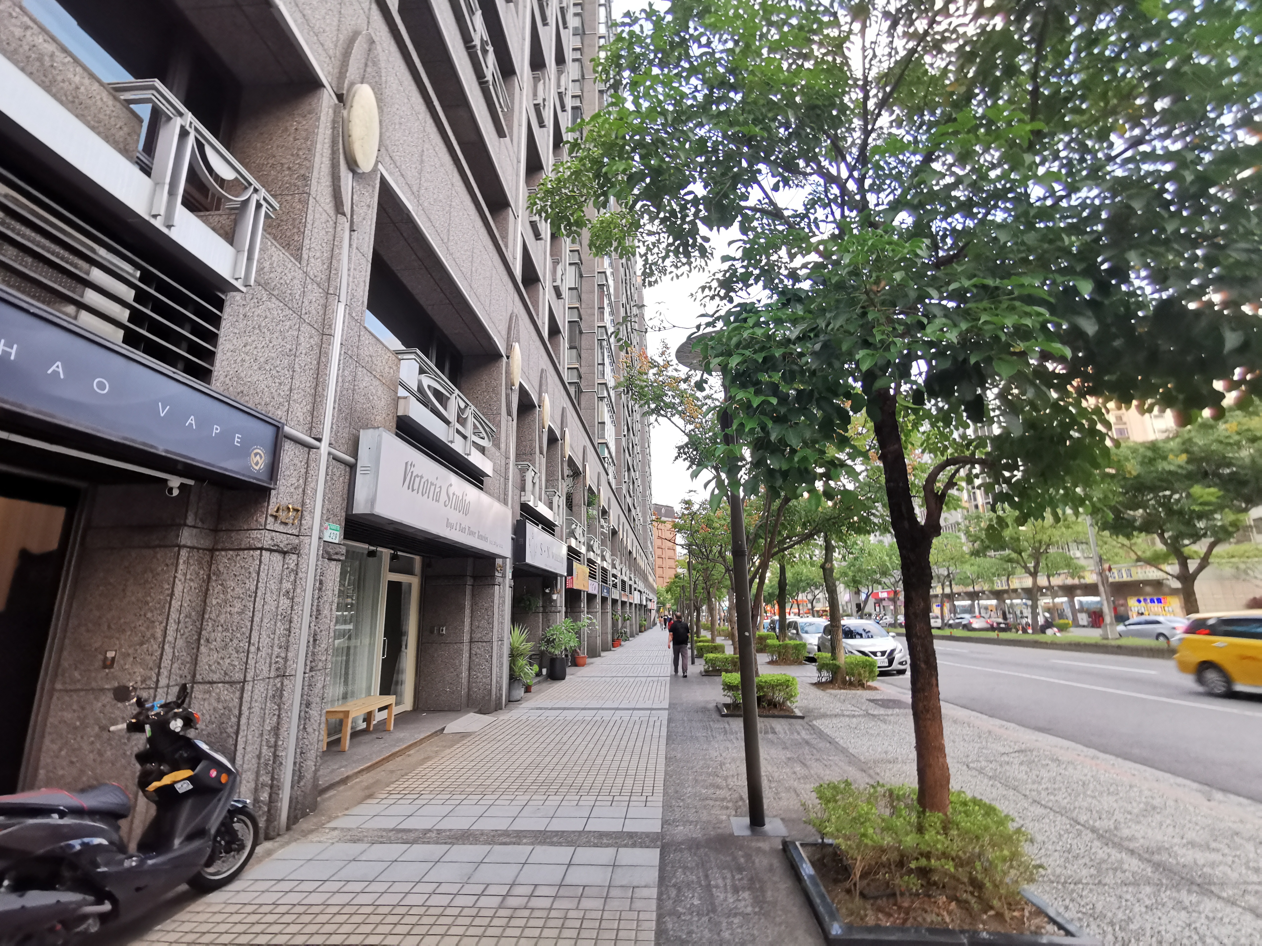 華固燙金店面-內湖房屋不動產仲介買屋出租