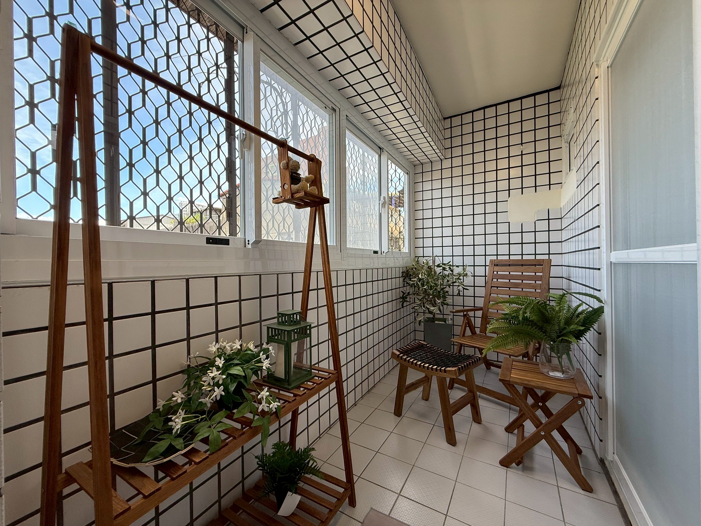 大陽台有電梯 而且吃喝玩樂很便利喔 漂亮的大4房華廈