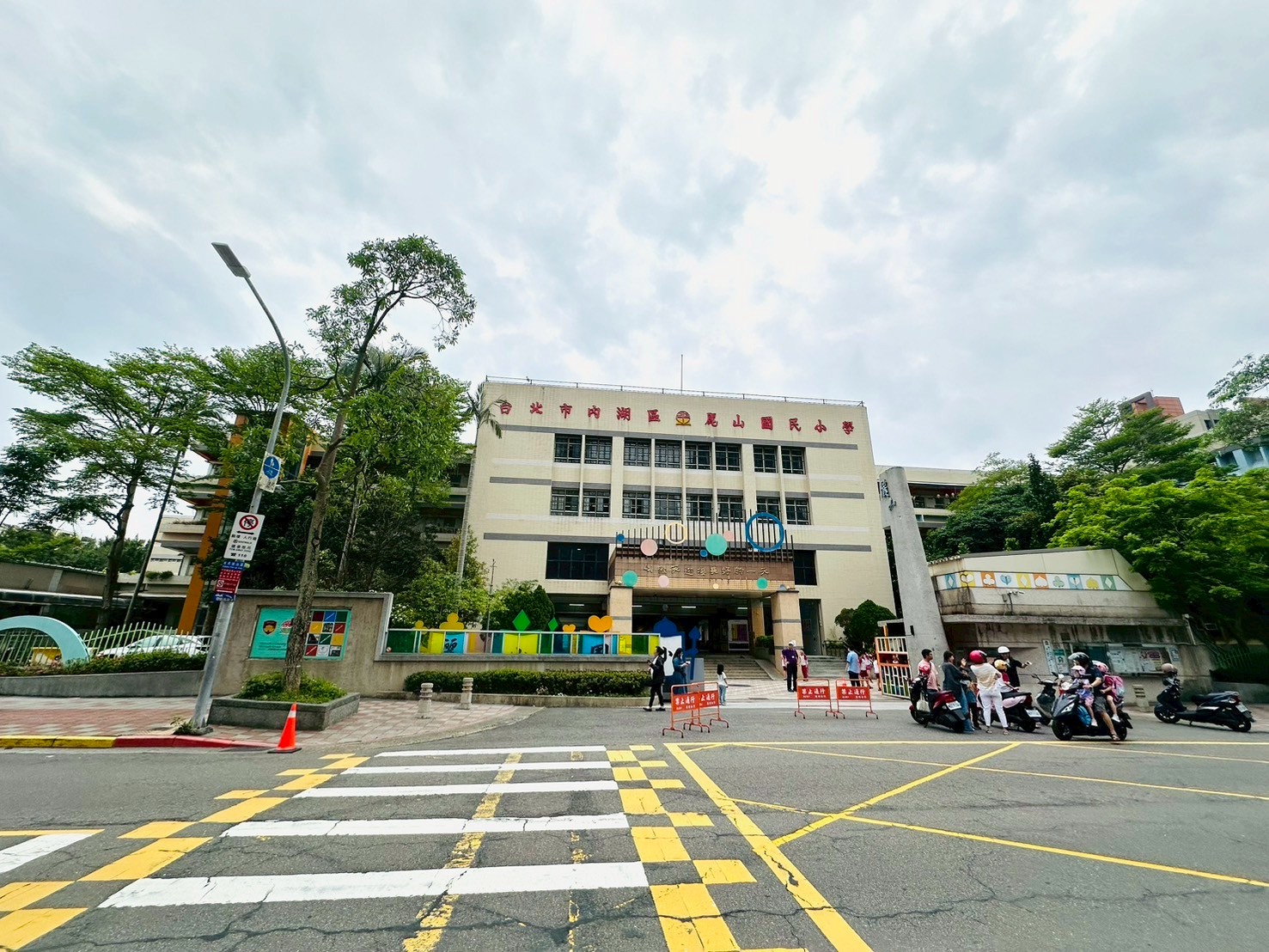 內湖 一位難求 明星學區 麗山國小/中/高中