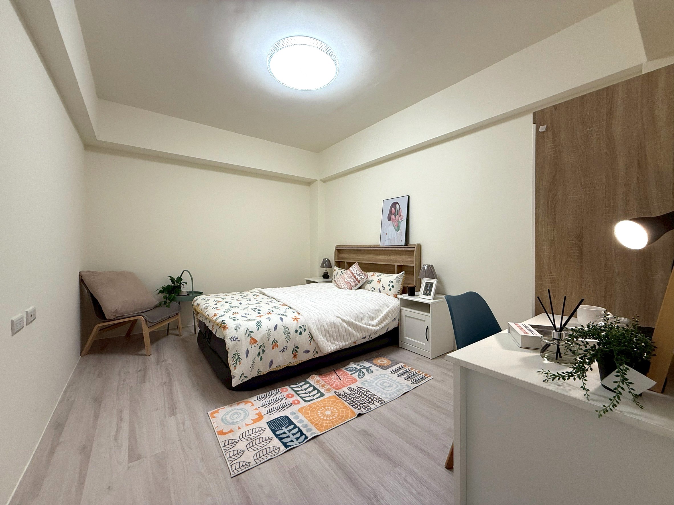 大陽台有電梯 而且吃喝玩樂很便利喔 漂亮的大4房華廈