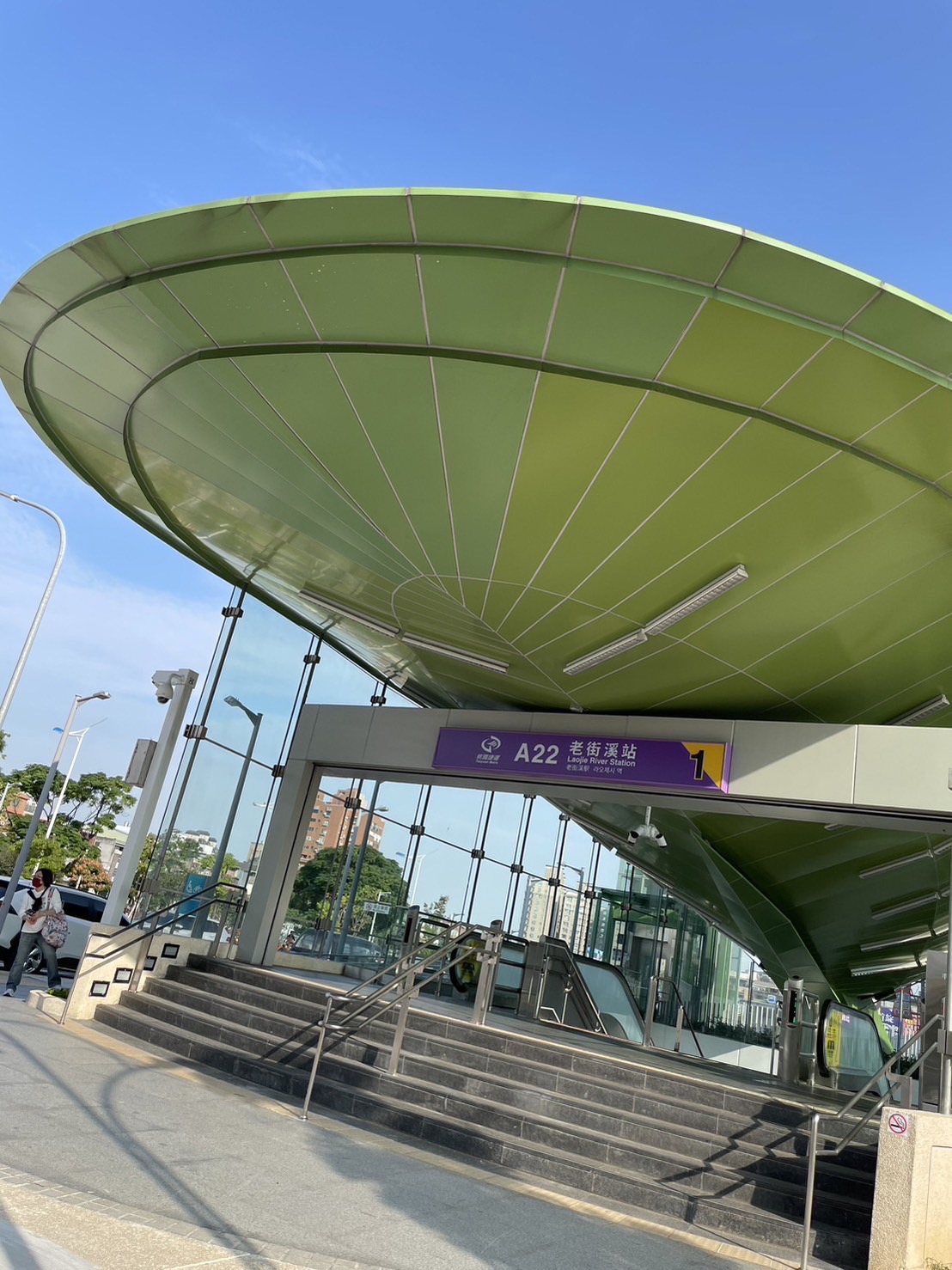 中壢近A22收租電梯金店面連25套房