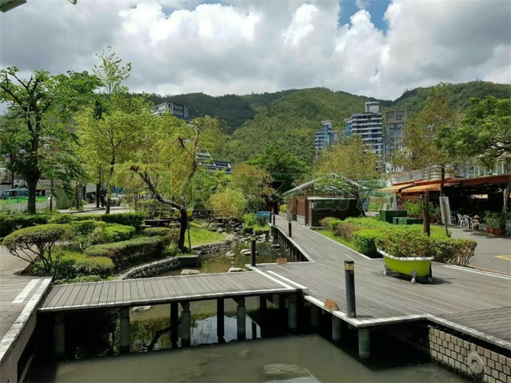 礁溪湯圍溝公園旁大湯屋