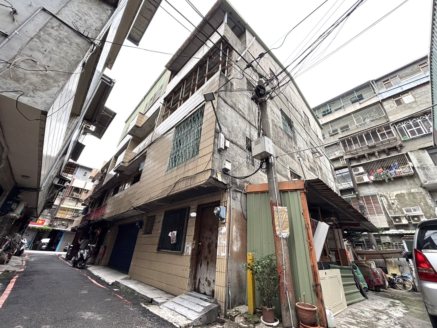 《罕見釋出》近徐匯捷運邊間透天厝