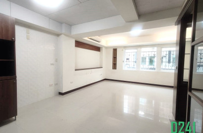 近商60邊間17年雙車墅💥☎ 0958828701李苡菡🎵