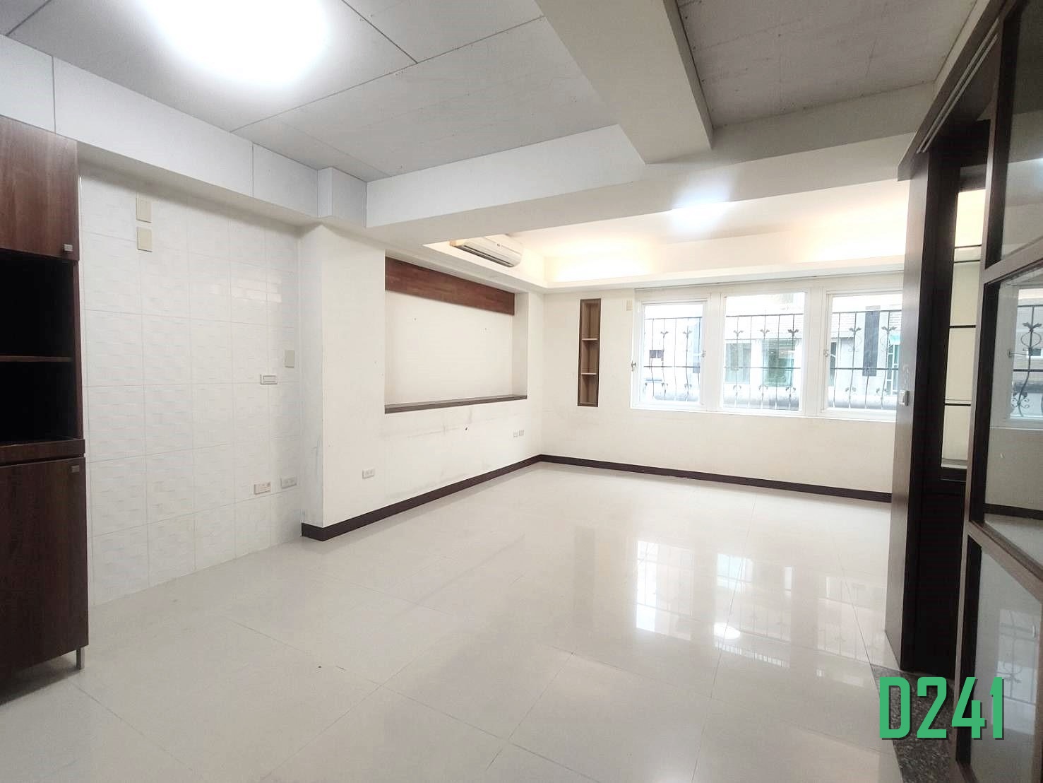 近商60邊間17年雙車墅💥☎ 0958828701李苡菡🎵