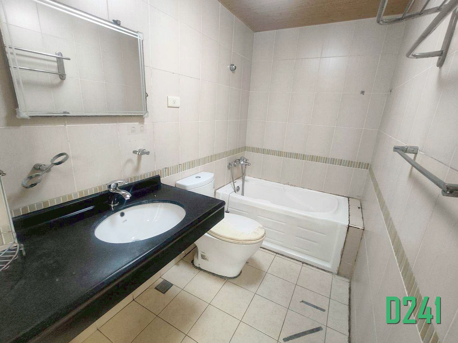 近商60邊間17年雙車墅💥☎ 0958828701李苡菡🎵