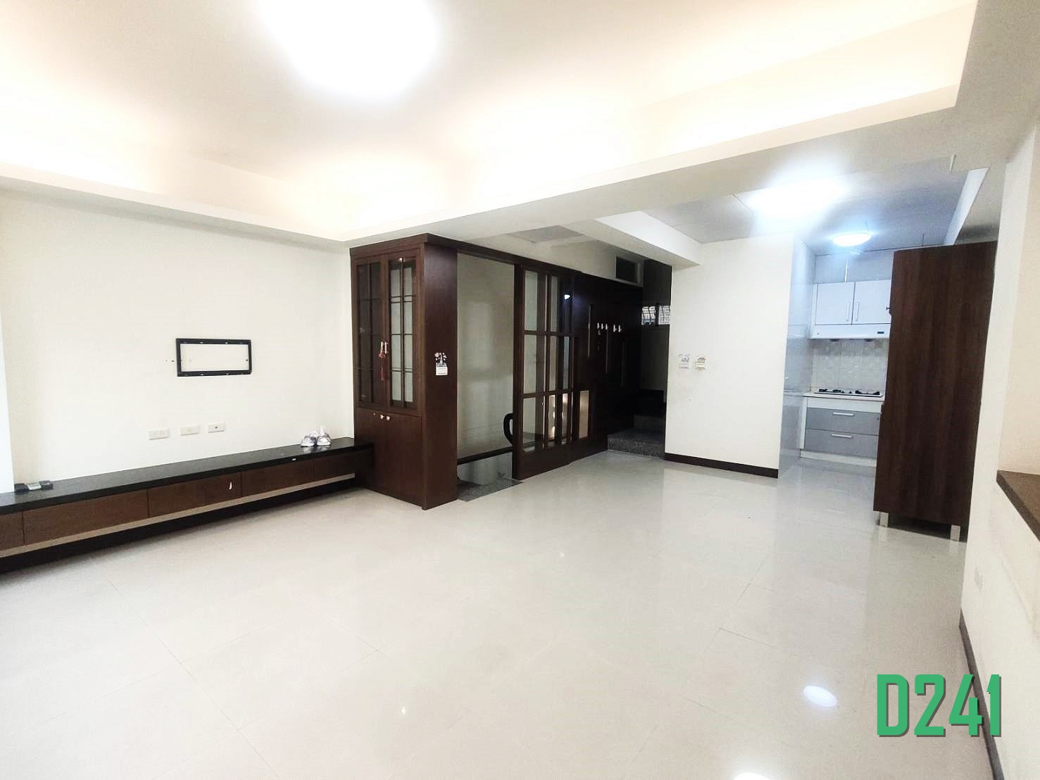 近商60邊間17年雙車墅💥☎ 0958828701李苡菡🎵