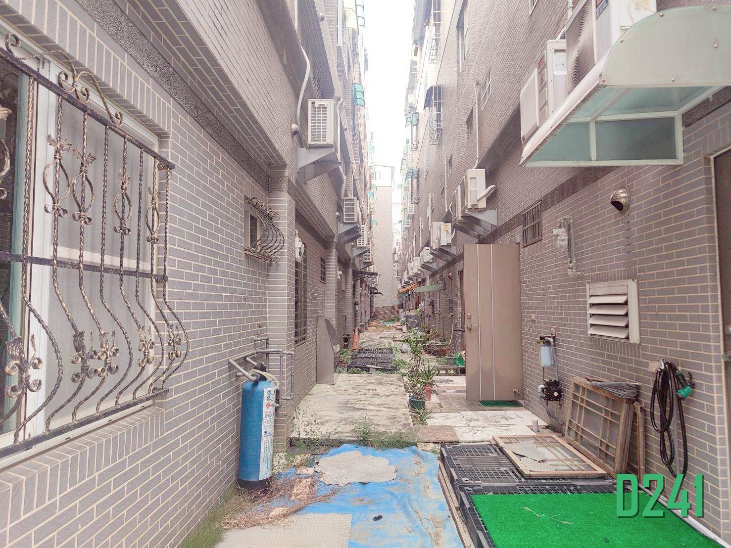 近商60邊間17年雙車墅💥☎ 0958828701李苡菡🎵