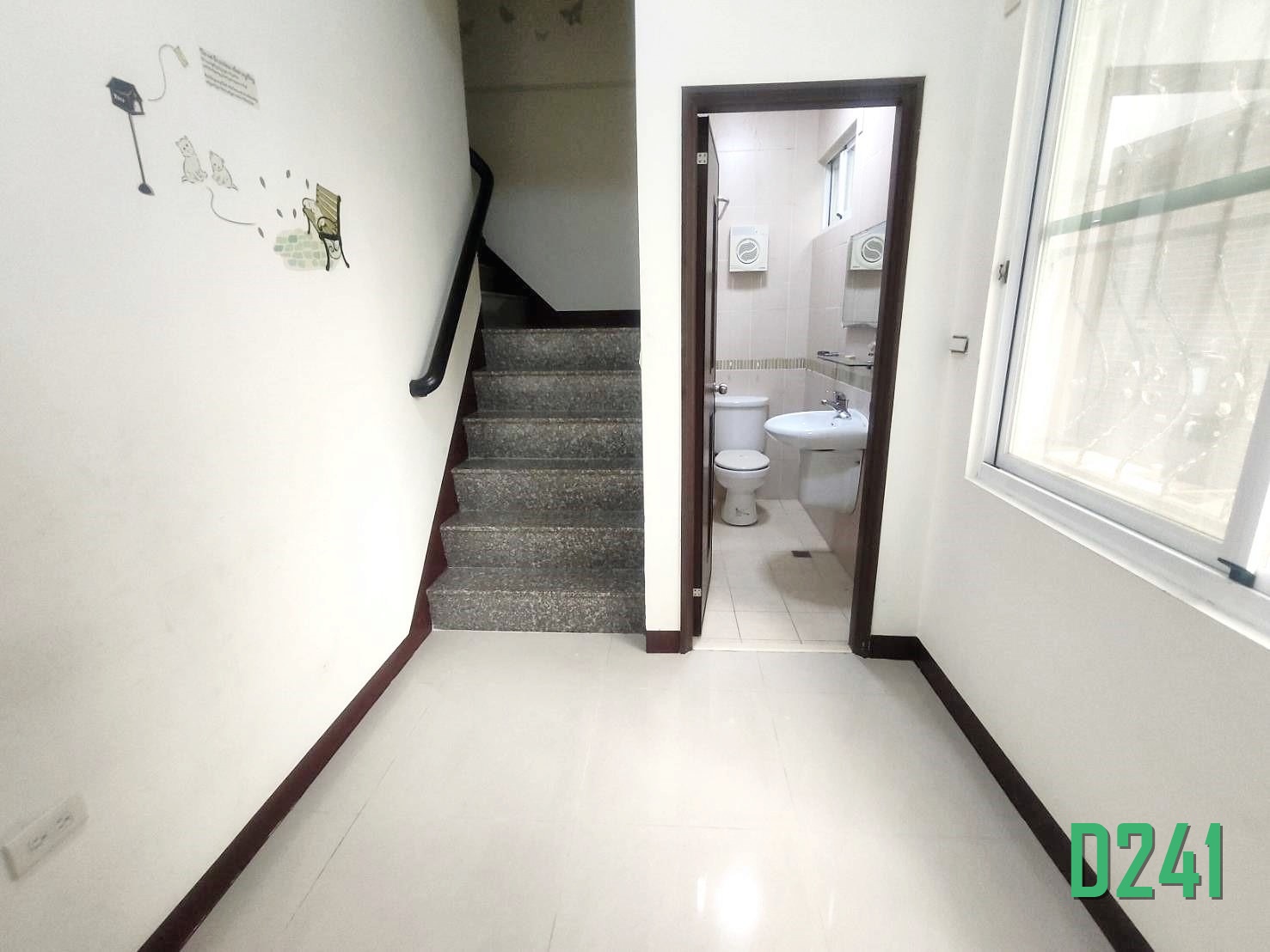 近商60邊間17年雙車墅💥☎ 0958828701李苡菡🎵