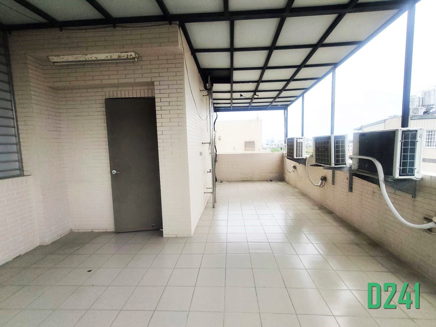 近商60邊間17年雙車墅💥☎ 0958828701李苡菡🎵