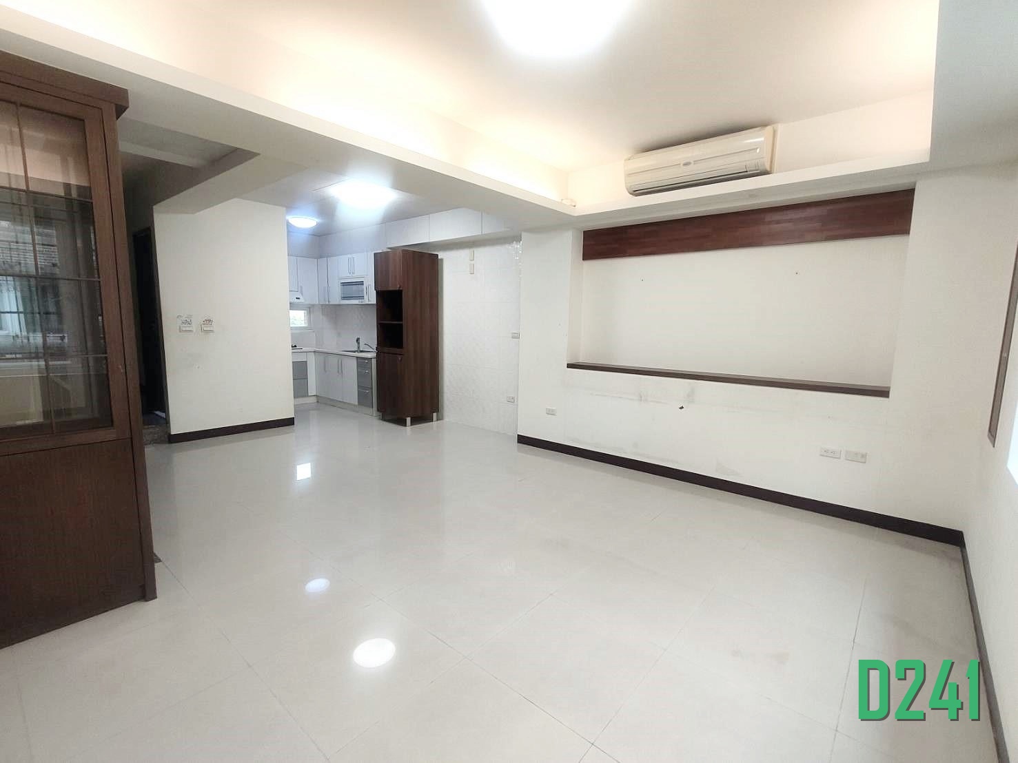 近商60邊間17年雙車墅💥☎ 0958828701李苡菡🎵