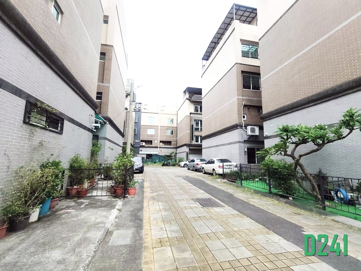 近商60邊間17年雙車墅💥☎ 0958828701李苡菡🎵