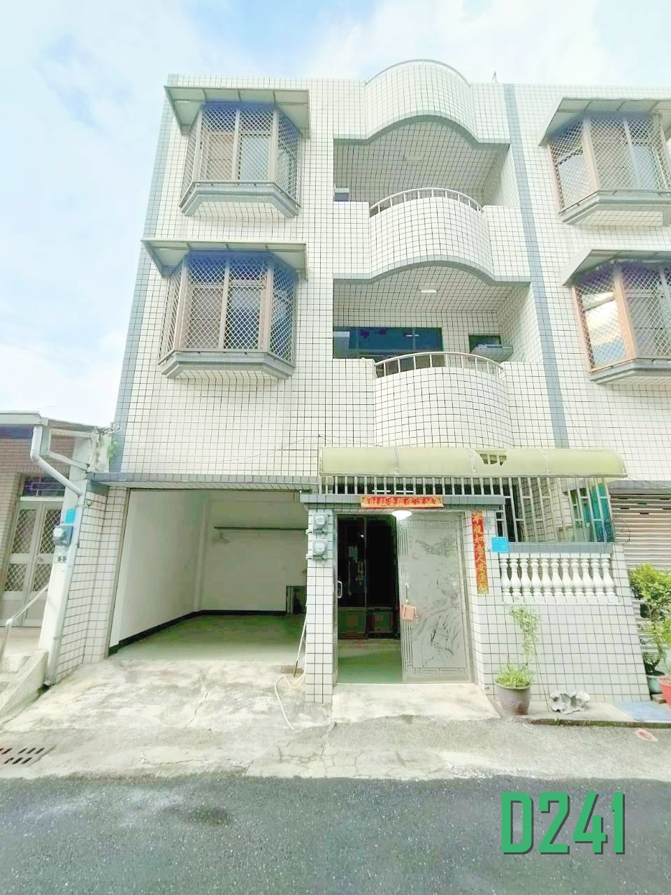 ❇️歸仁大面寬朝南6房傳統車墅❇️(免千萬/好入手/屋況佳)☎ 0958828701李苡菡💓