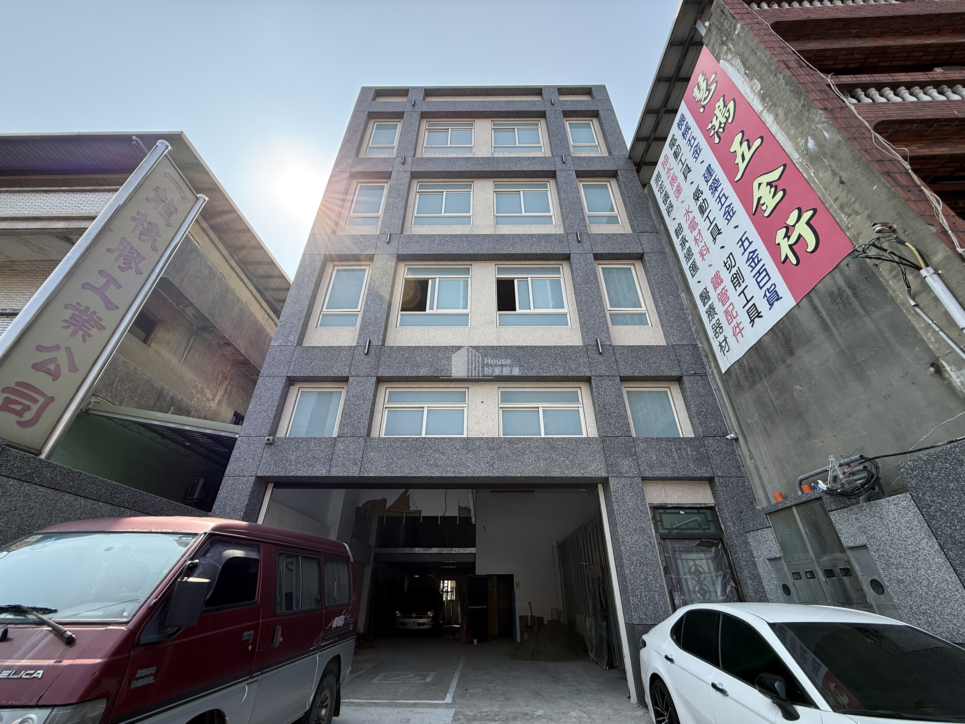 南山路全新電梯多功能廠房透天