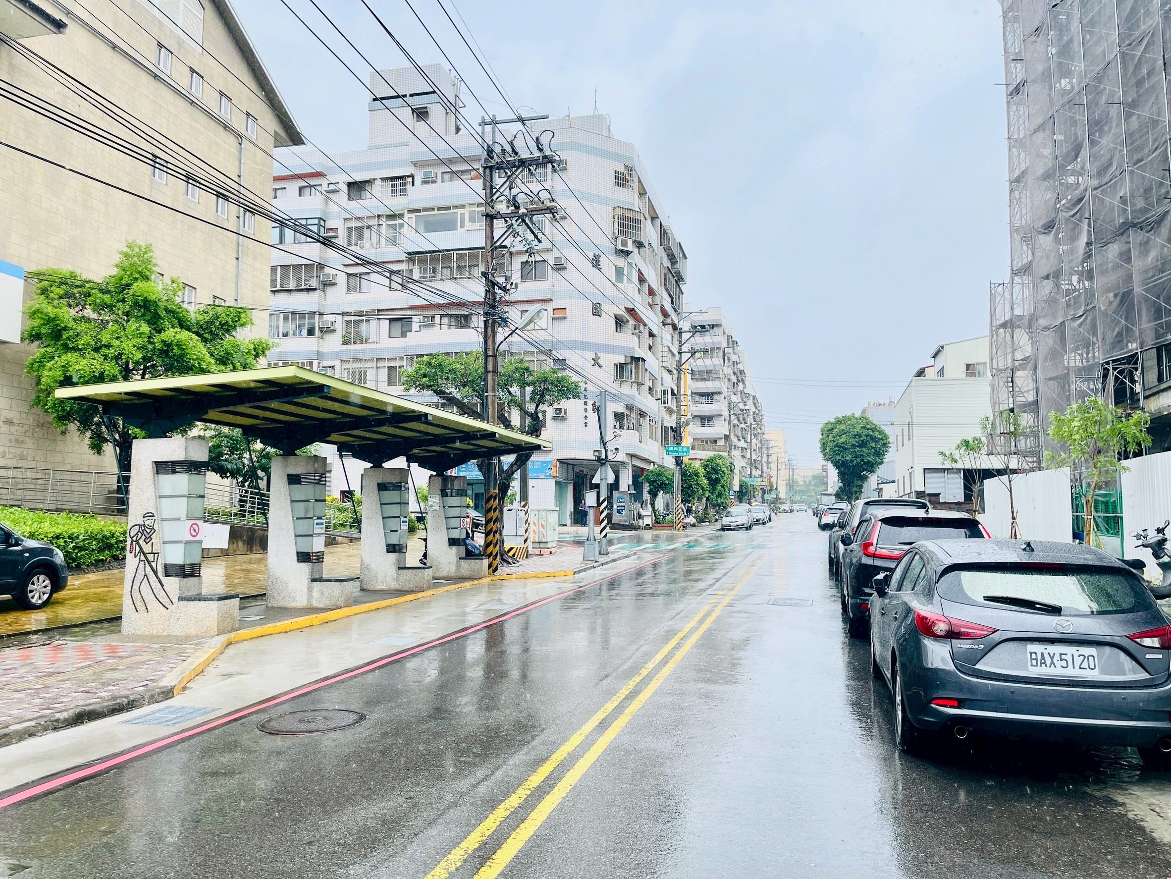 台中《東海夜市》旁近學區三房免整理電梯華廈