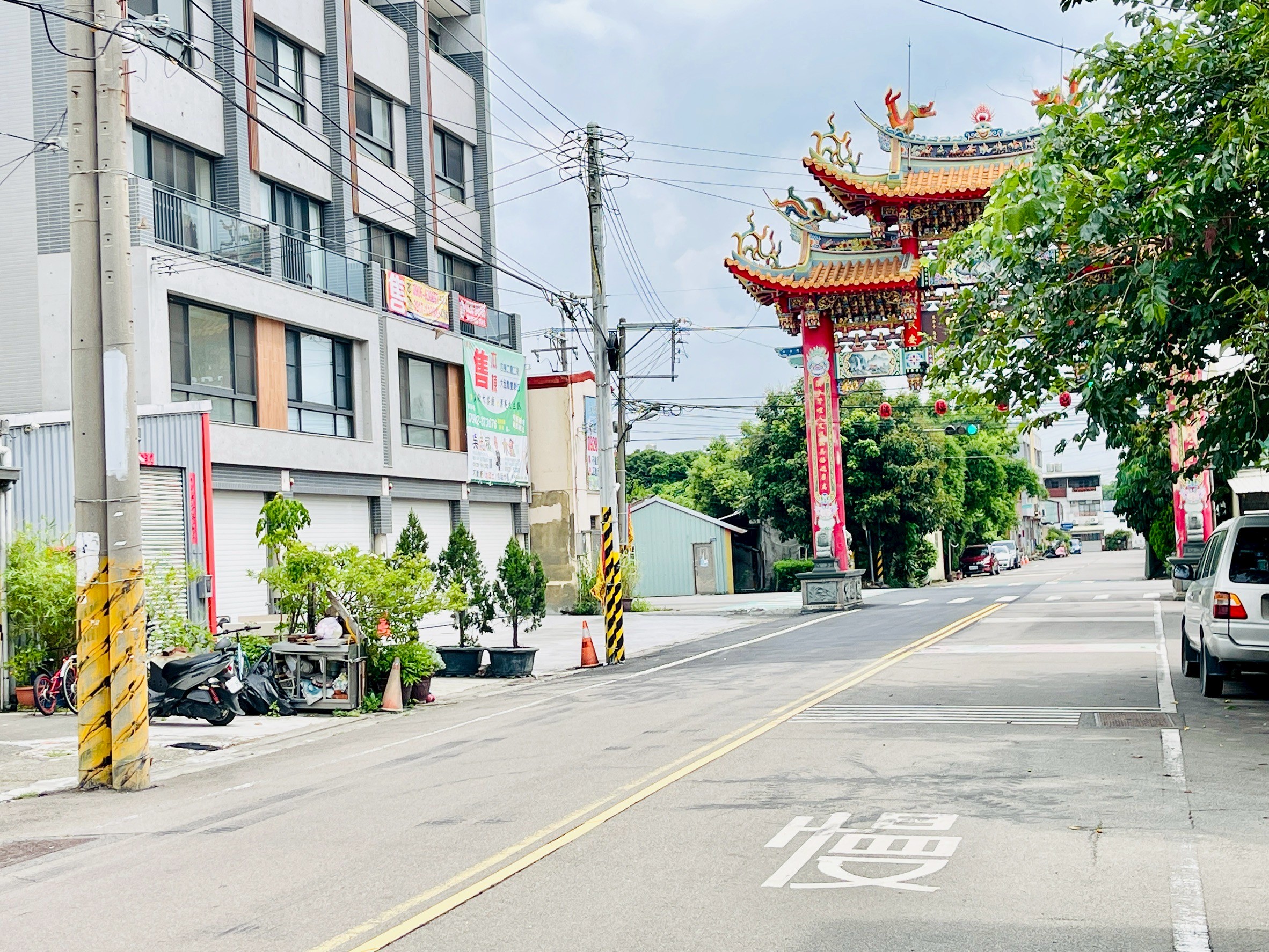 台中大肚《文昌一墅》正12米路可停四車黃金店面A