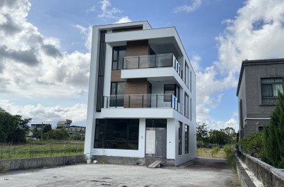 永慶許書豪★冬山近義成商圈雙面路電梯農舍