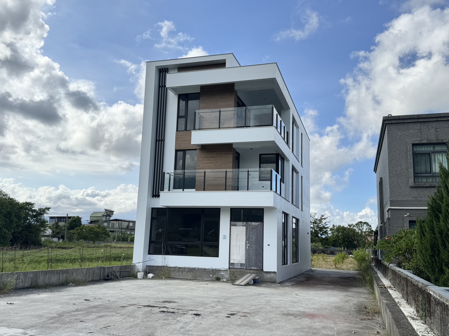 永慶許書豪★冬山近義成商圈雙面路電梯農舍