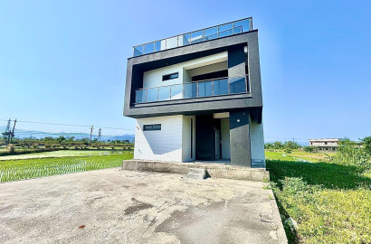 永慶許書豪★近梅花湖全新電梯農舍