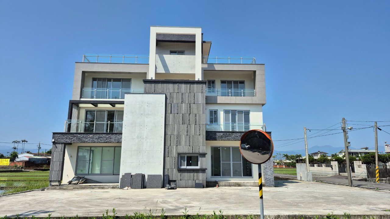 永慶許書豪★五結國五旁大面寬雙面路電梯農舍
