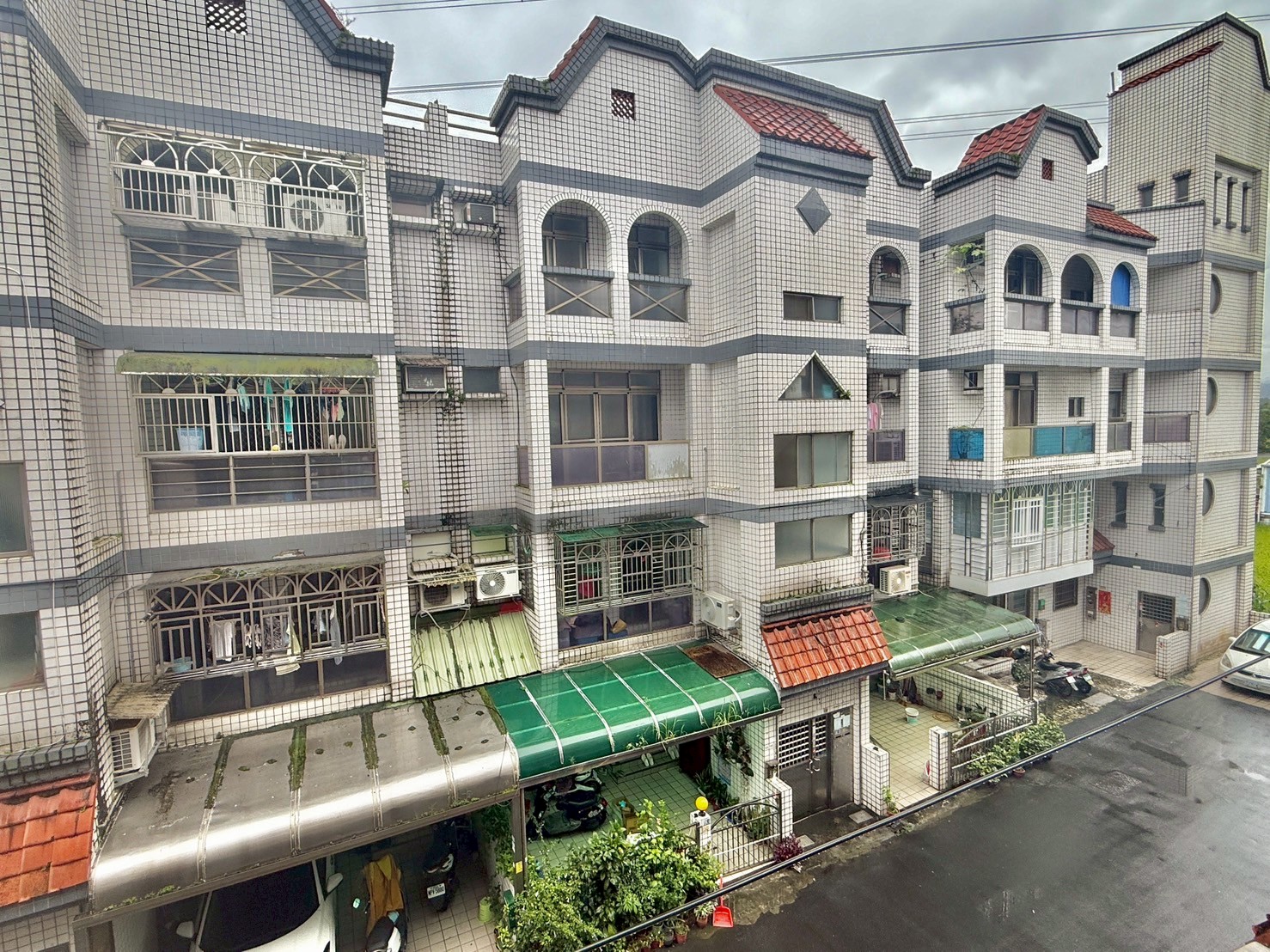 永慶許書豪★近義成商圈宛如透天使用重疊別墅