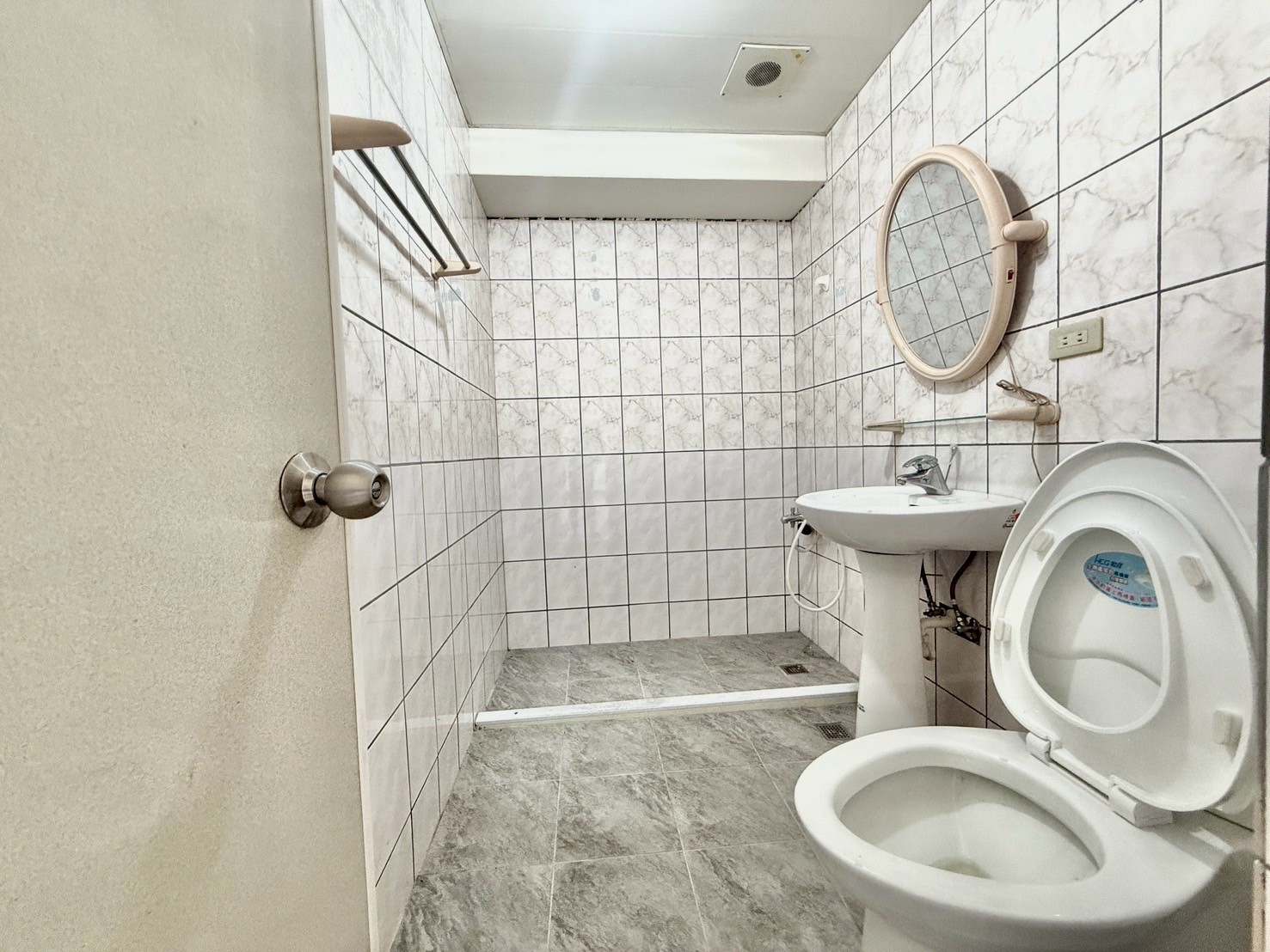 永慶許書豪★羅東鎮三房兩衛大坪數電梯華廈