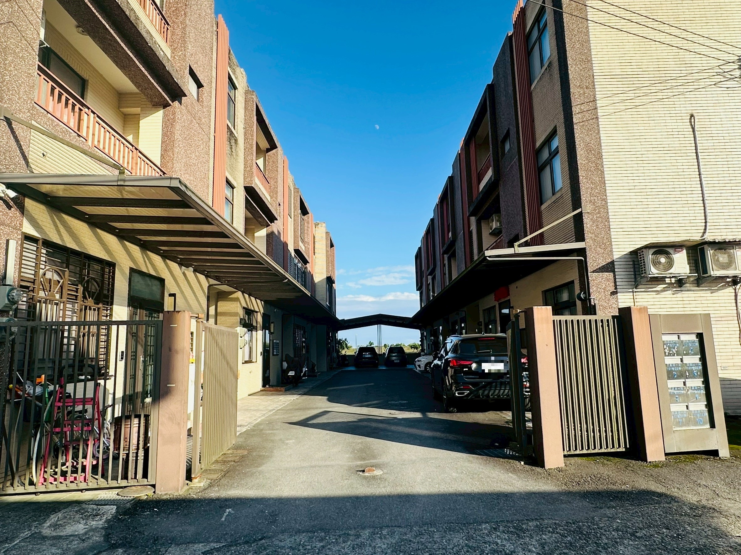 永慶許書豪★近廣興商圈高質感邊間雙車位別墅