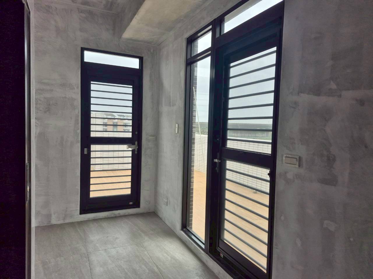 永慶許書豪★冬山國五旁全新五套房電梯農舍