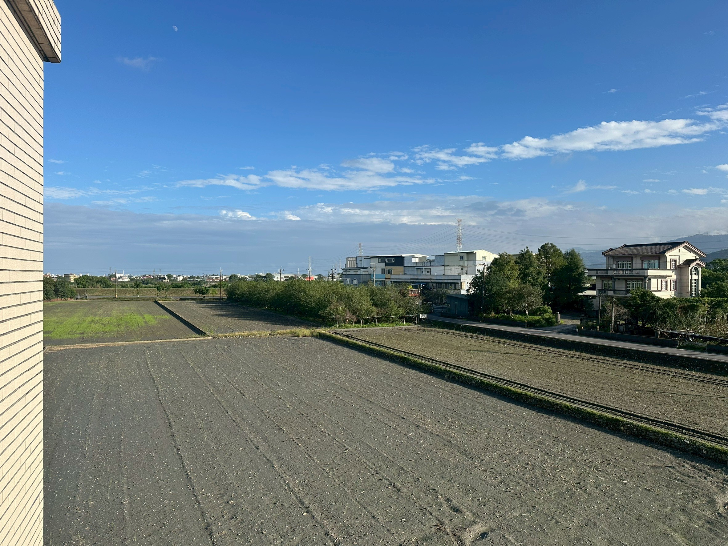 永慶許書豪★近廣興商圈高質感邊間雙車位別墅