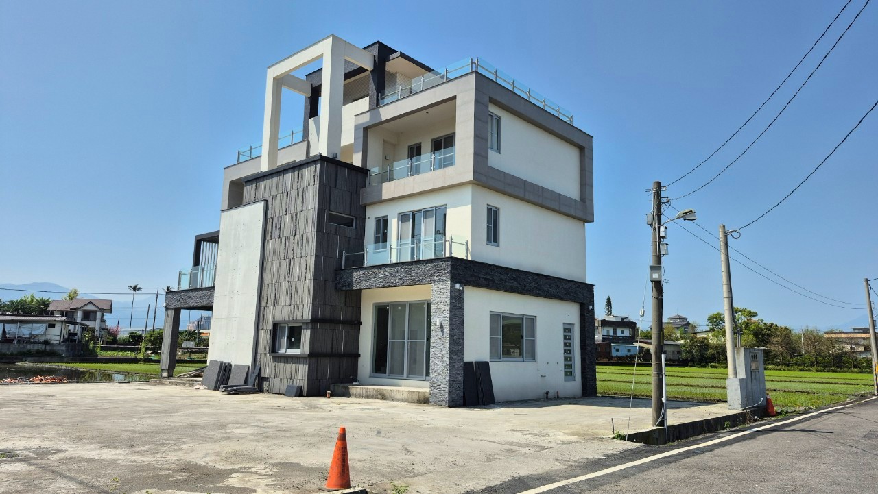 永慶許書豪★五結國五旁大面寬雙面路電梯農舍