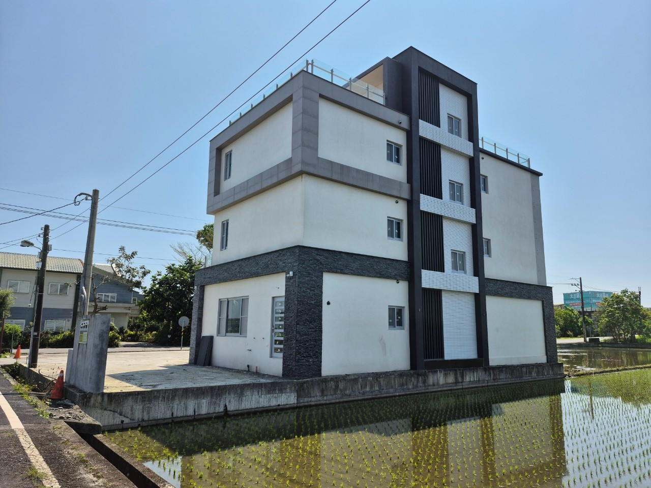 永慶許書豪★五結國五旁大面寬雙面路電梯農舍